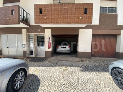 Garagem / Coimbra, Solum