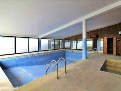 Moradia c/ 3 suites, piscina interior e sauna, em Guimarães