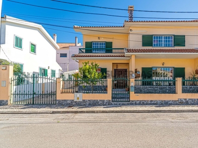 Moradia Geminada T3 Duplex à venda na Rua Carlos Wallenstein