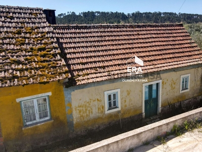 Moradia T3 à venda em Beco da Escola, Rio de Couros e Casal dos Bernardos (2435-001)