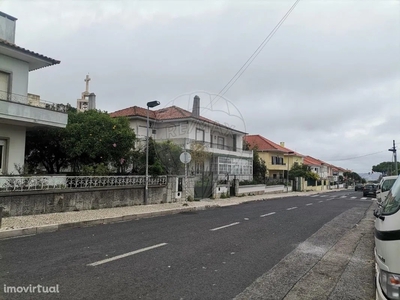 Casa para comprar em Cruz Quebrada, Portugal