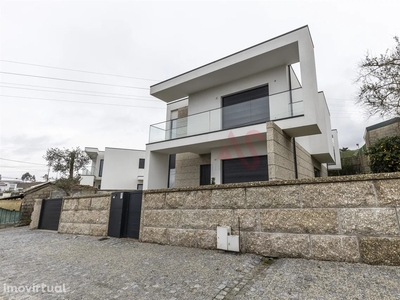 Casa para comprar em Fermentões, Portugal