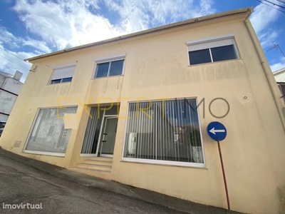 Edifício para comprar em Reguengo Grande, Portugal