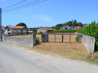Terreno com projeto aprovado para construção de moradia térrea, em Vila de Cucujães, Oliveira de Azeméis