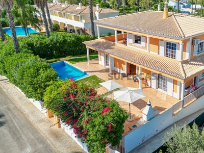 Villa T4 à venda em Urbanização Quinta Madeira Villas