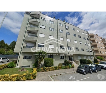 Apartamento T2 c Garagem Box em Canelas (GN 01767)