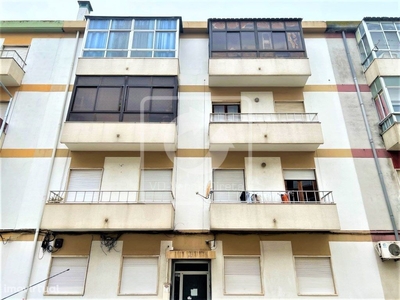 Apartamento T2 com 70m2, Vila Chã, Santo António da Charneca
