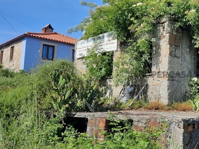 Casa Antiga T2 à venda em Vila Maior