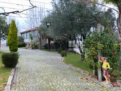 Casa Rústica T6 Triplex à venda em Nogueira, Meixedo e Vilar de Murteda