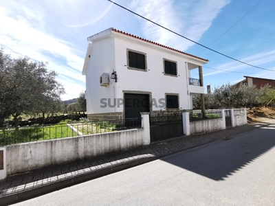 Moradia Isolada T4 Duplex à venda na Rua Dr. Álvaro Augusto Garcia