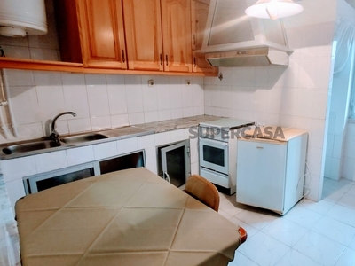 Apartamento T1 para arrendamento em Santo António dos Olivais