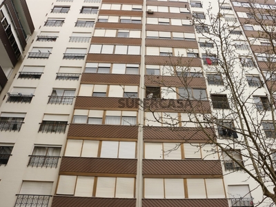 Apartamento T2 para arrendamento em Praça Infante Dom Henrique