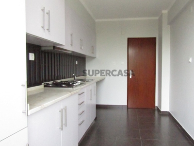 Apartamento T2 para arrendamento em União Freguesias Santa Maria, São Pedro e Matacães