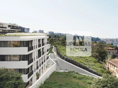 Apartamento T4 Duplex à venda em Santa Marinha e São Pedro da Afurada
