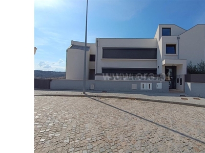 Duplex T3 à venda em Mirandela