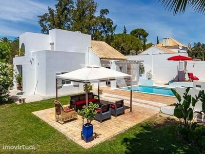 Moradia V3+1 anexo para venda em Albufeira, com piscina privada