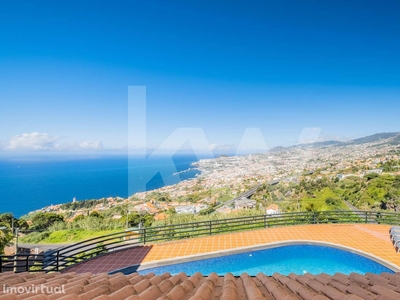 Belíssima Moradia de Luxo vista baia Funchal