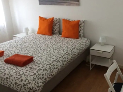 Aluga-se quarto em apartamento T5 em Matosinhos, Porto