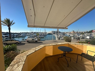 Fabuloso T2 localizado na primeira linha da Marina de Vilamoura, completamente remodelado e com uma vista impar.