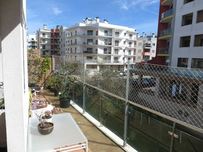 T2 82m2 com Terraço - Jardim da Amoreira Ramada - 365.000€