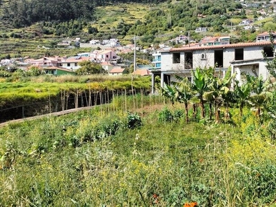 Moradia T6 à venda em Arco da Calheta