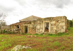 Terreno com ruina / Ponte de Lima, Ribeira