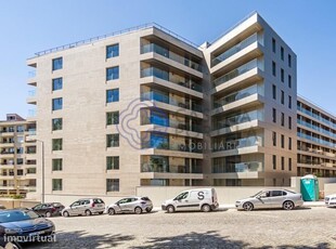 Apartamento T3 NOVO em Arca d`Água | Soberbo 8º piso | Vista Poente e