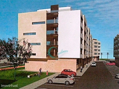 Apartamento T5 Duplex com 2 varandas e estacionamento no ...