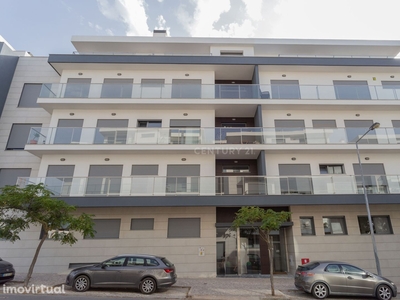Apartamento T1+2 com terraço 45,8m2, Quinta de Santa Teresa com vista