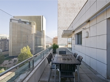 Penthouse T4 com terraço e 5 lugares de garagem | Rua Latino Coelho | Perto do Hotel Sheraton e Maternidade Alfredo da Costa