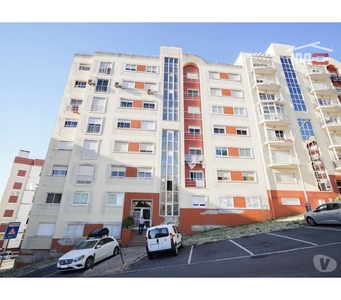 Encantador apartamento T2, localizado em Queluz-Monte Abrão com
