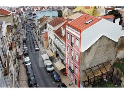 Prédio totalmente remodelado em São Vicente - Lisboa