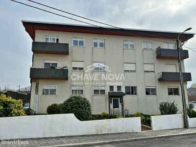 Apartamento T3 para venda c/ Garagem Box em Canelas (Rechousa)