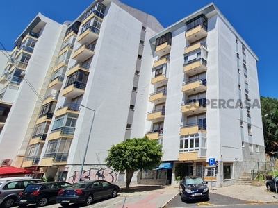 Apartamento T2 à venda na Rua Casal da Serra