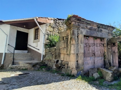 Casa Antiga T1 à venda em São Pedro do Sul, Várzea e Baiões