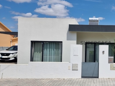 Moradia Isolada T2 para arrendamento em Azeitão (São Lourenço e São Simão)