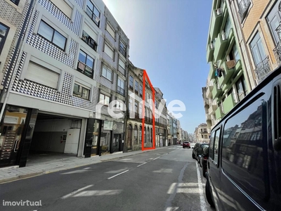 Prédio para reabilitação na Rua de Santa Catarina, Porto