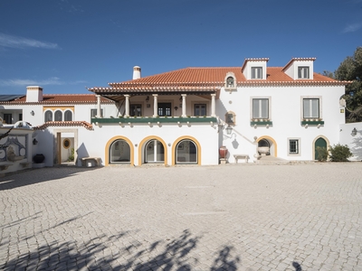 Casa T6 + T1 Guest House para comprar em Azueira, Portugal