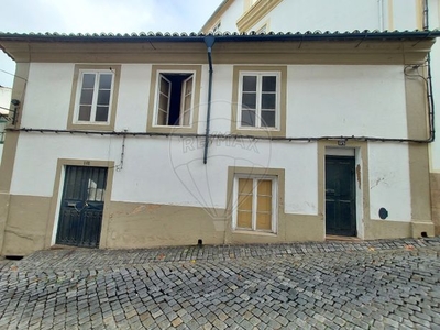Moradia T3 à venda em Sé e São Lourenço, Portalegre