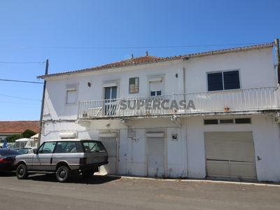 Moradia T6 Duplex à venda em Largo São Tiago