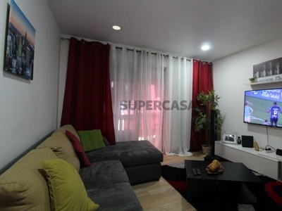 Apartamento T3 à venda na Rua General Humberto Delgado, Amora (2845-160)