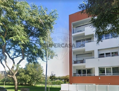 Apartamento T3 para arrendamento em São Domingos de Rana