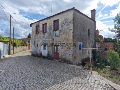 Moradia T3 à venda em Castêlo da Maia