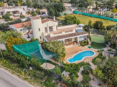 Villa T7 à venda em Santa Bárbara de Nexe