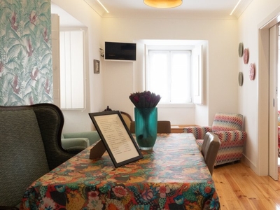 Apartamento mobiliado com 2 quartos para alugar em Estrela, Lisboa