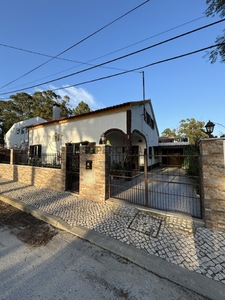 Moradia T3 à venda em Quinta do Conde