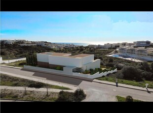 Moderna Moradia T4, vista mar, 2 piscinas, em Porto de Mós, Lagos, Algarve