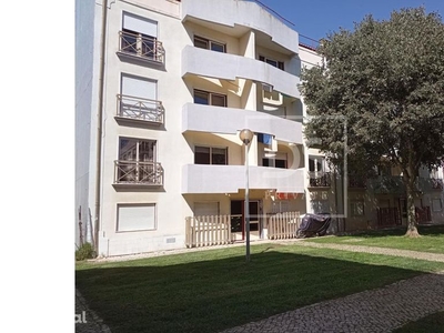 Apartamento T3 com arrecadação São Domingos Rana Cascais