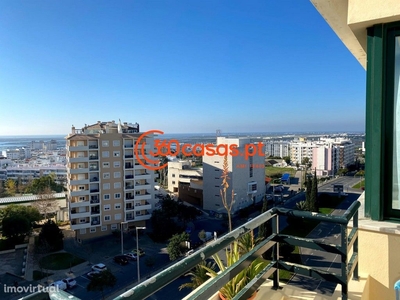 Apartamento T3 com lugar de garagem e vista mar em Faro